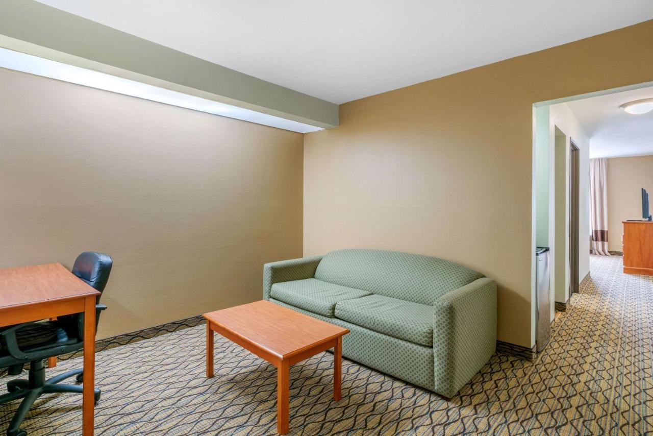 Quality Inn & Suites Jefferson City Exteriér fotografie