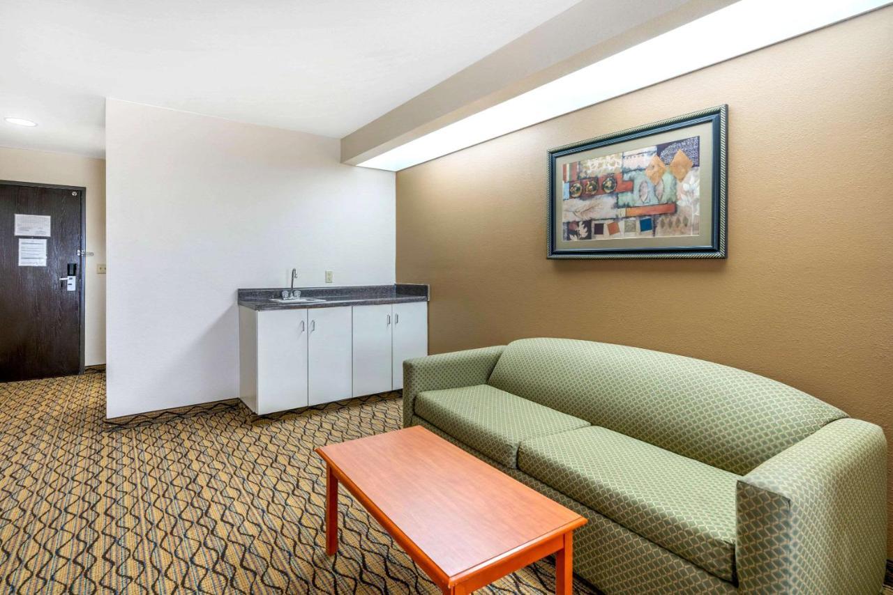 Quality Inn & Suites Jefferson City Exteriér fotografie