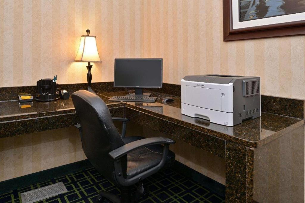 Quality Inn & Suites Jefferson City Exteriér fotografie