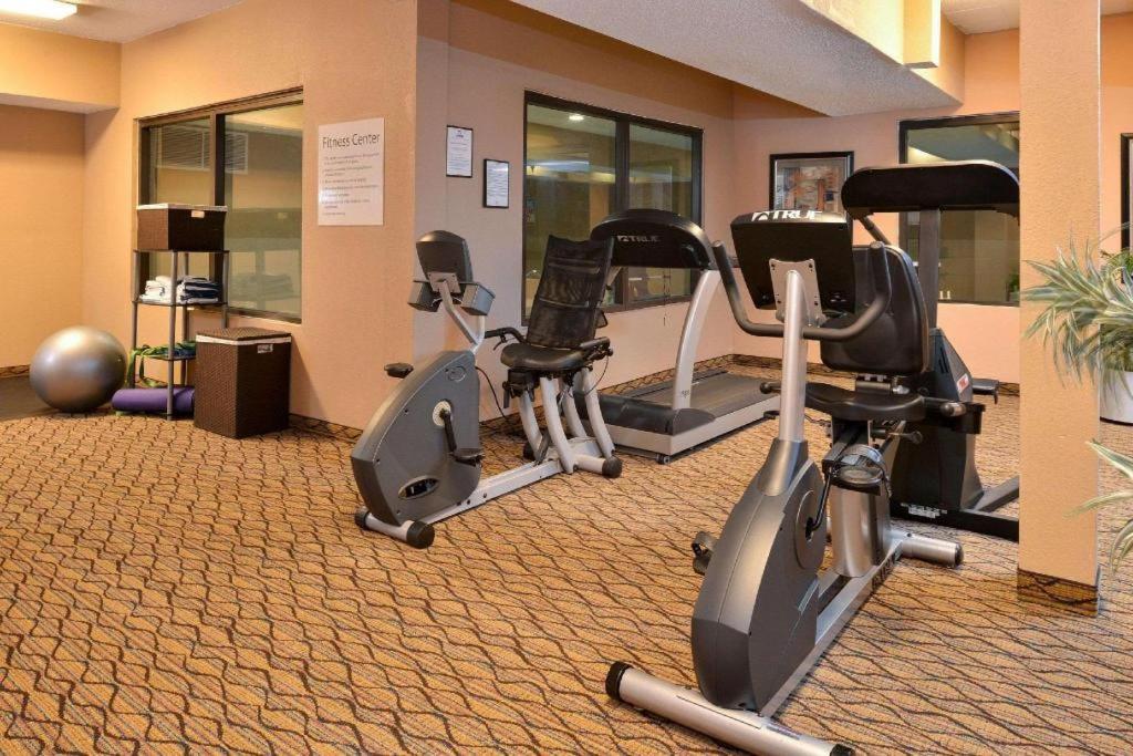 Quality Inn & Suites Jefferson City Exteriér fotografie