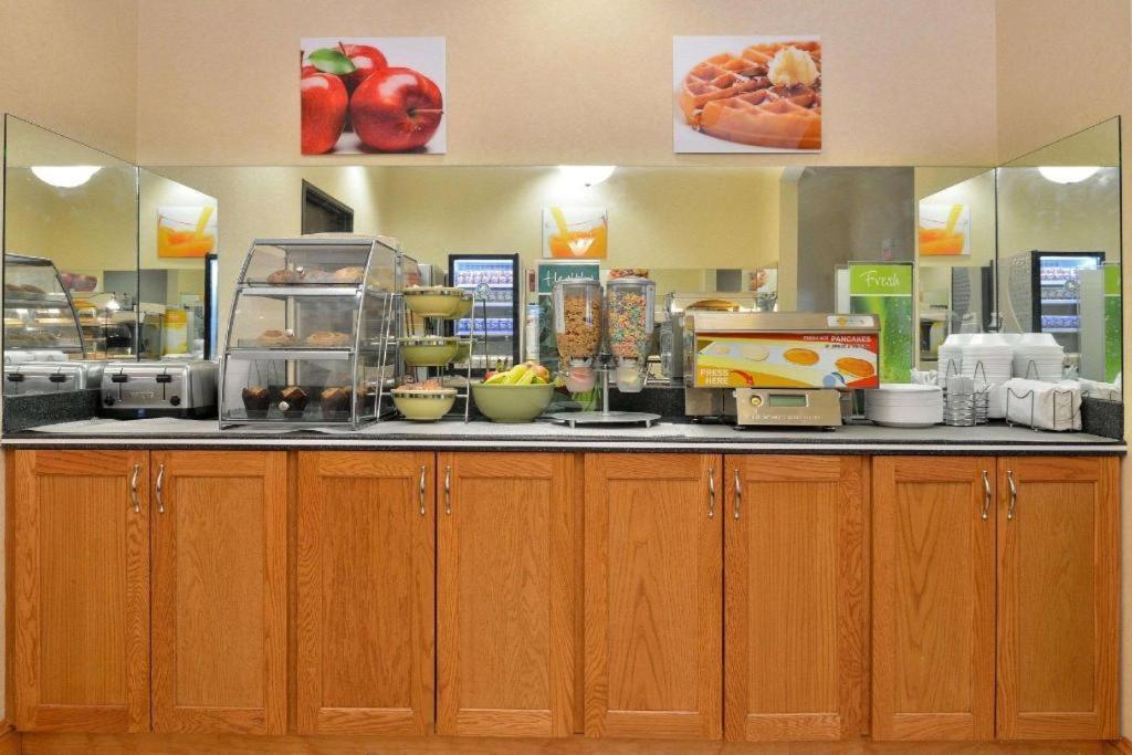 Quality Inn & Suites Jefferson City Exteriér fotografie