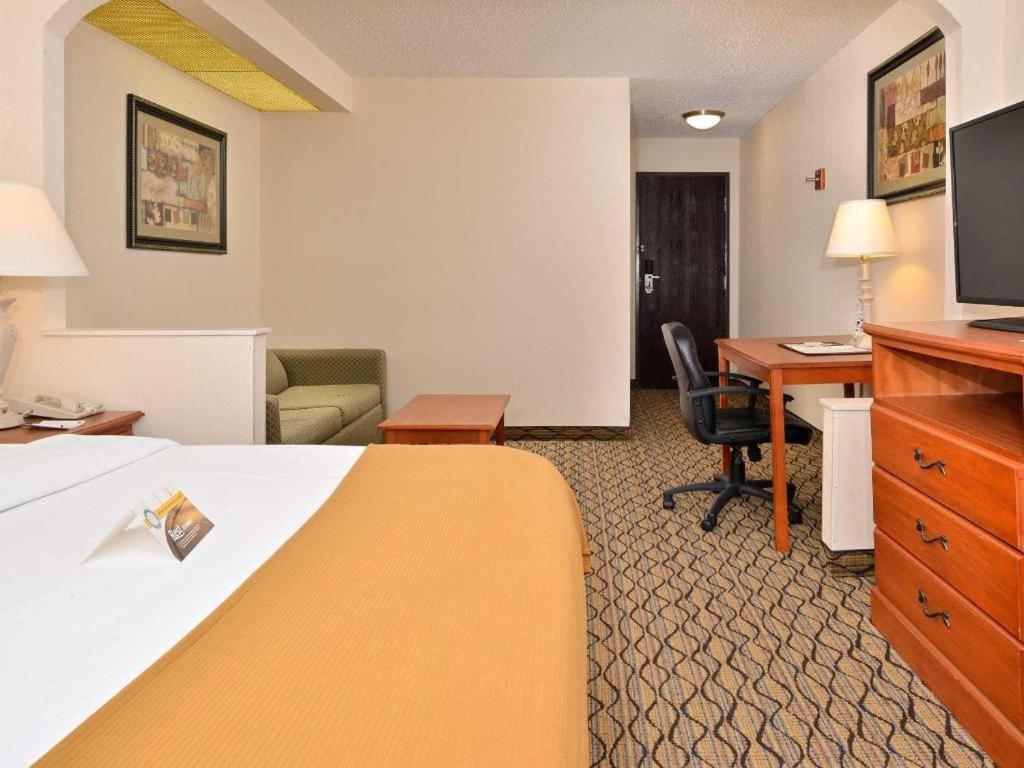 Quality Inn & Suites Jefferson City Exteriér fotografie