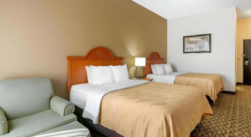 Quality Inn & Suites Jefferson City Exteriér fotografie