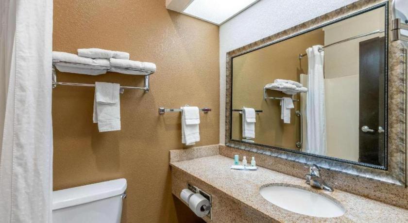 Quality Inn & Suites Jefferson City Exteriér fotografie
